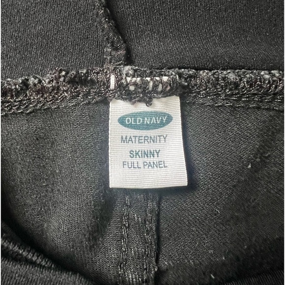 Old Navy Women’s maternity jeans, size 8 long - Picture 5 of 5